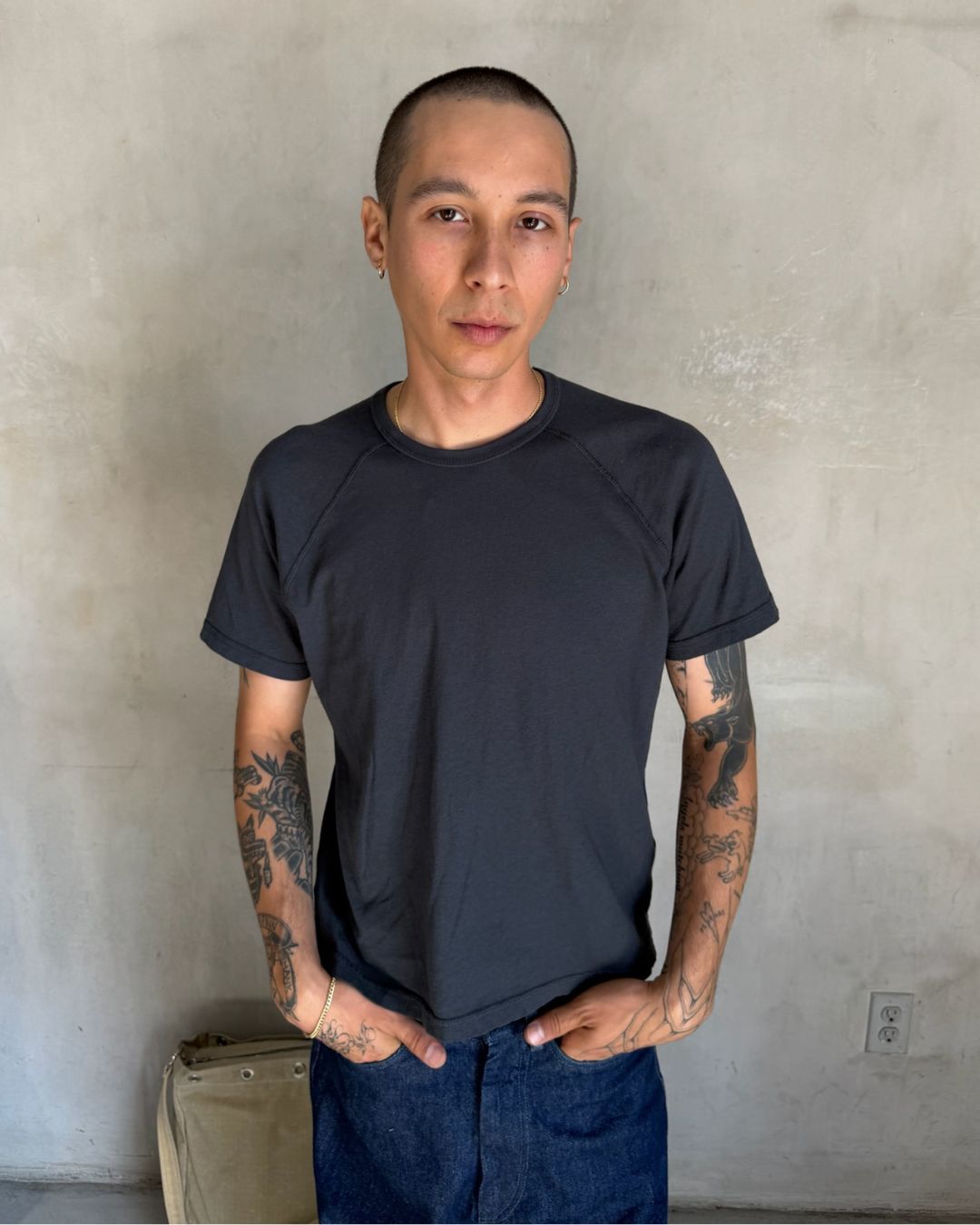 CREW RAGLAN SS - CHARCOAL