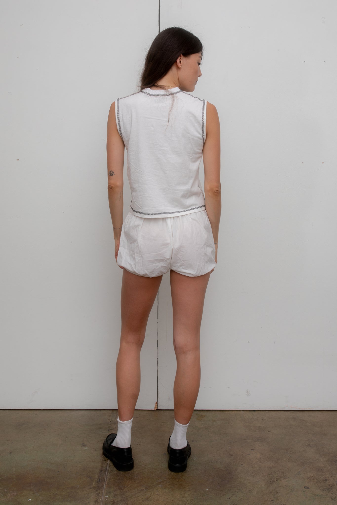 CUTOFF - WHITE/BLACK