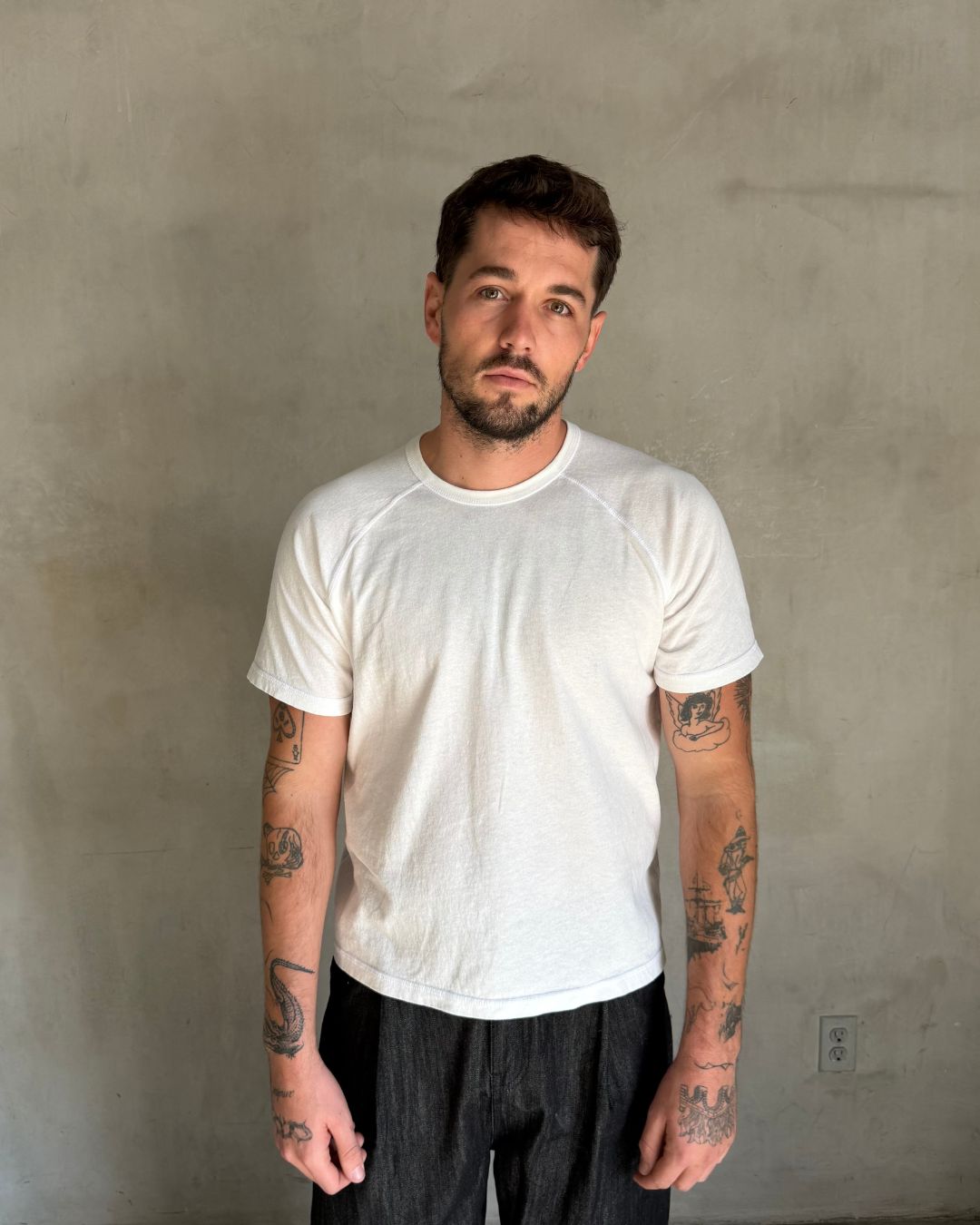 CREW RAGLAN SS  - WHITE