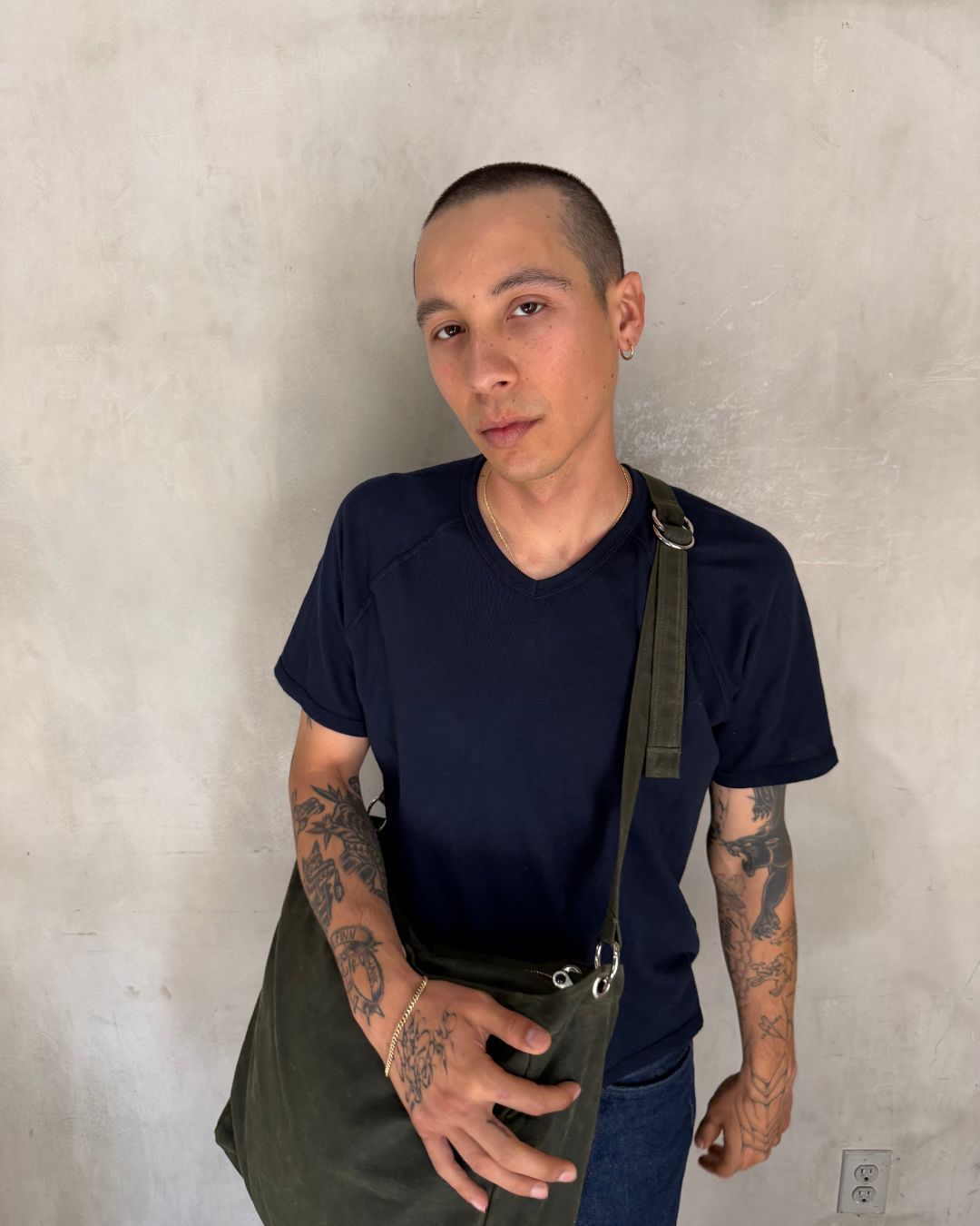 V-NECK RAGLAN SS - NAVY